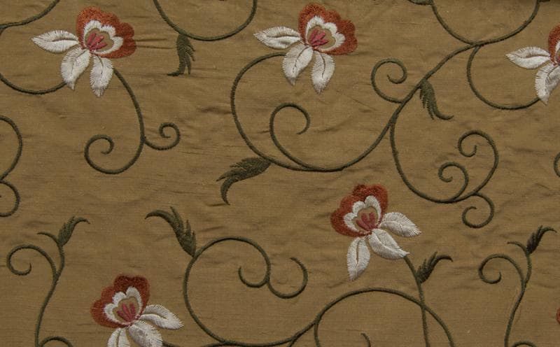 VINE & ROSES fabric in And Roses Gold - Catania Silks
